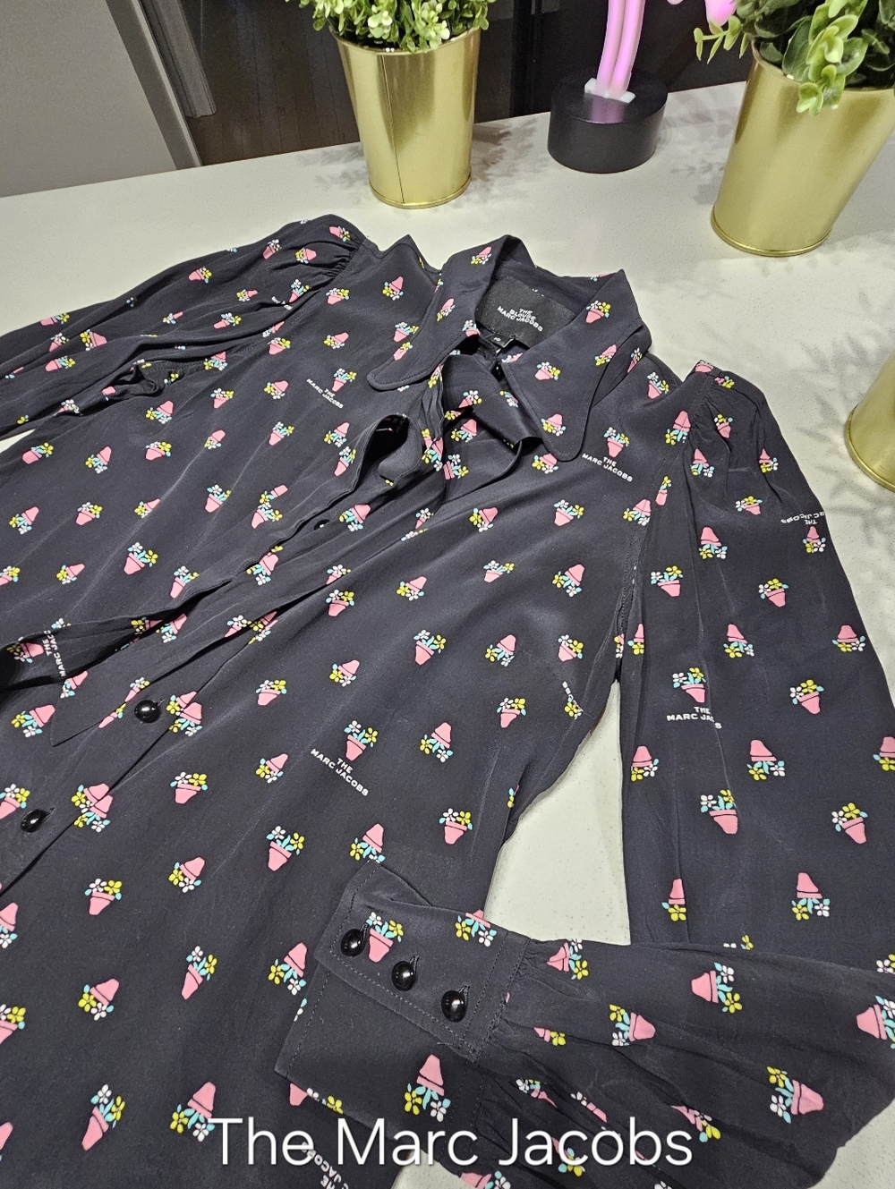 THE MARC JACOBS Superbe Chemisier Gaut De Gamme Motifs Bouquets Et Logos
